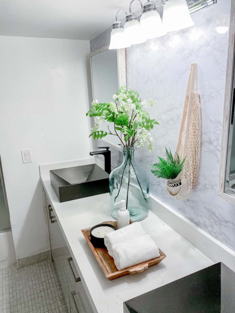 Tips on sprucing up your Bathroom Vanity